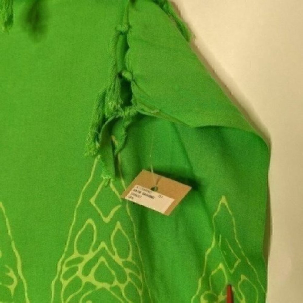 Green NWT Tropical Batik Beach Sarong Pareo Wrap Skirt Swimsuit Cover Up 45x65 - Picture 4 of 6
